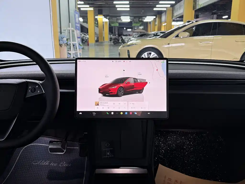 Tesla Model 3 2024 — фото 17