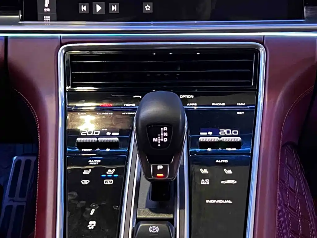 Porsche Panamera New Energy 2018 — фото 10
