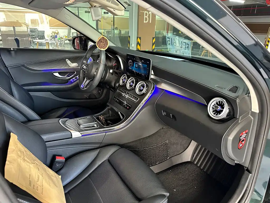 Mercedes-Benz C-Class 2019 — фото 12