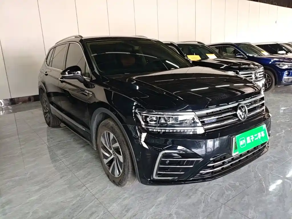 Volkswagen Tiguan L Plug-In Hybrid 2021 — фото 4