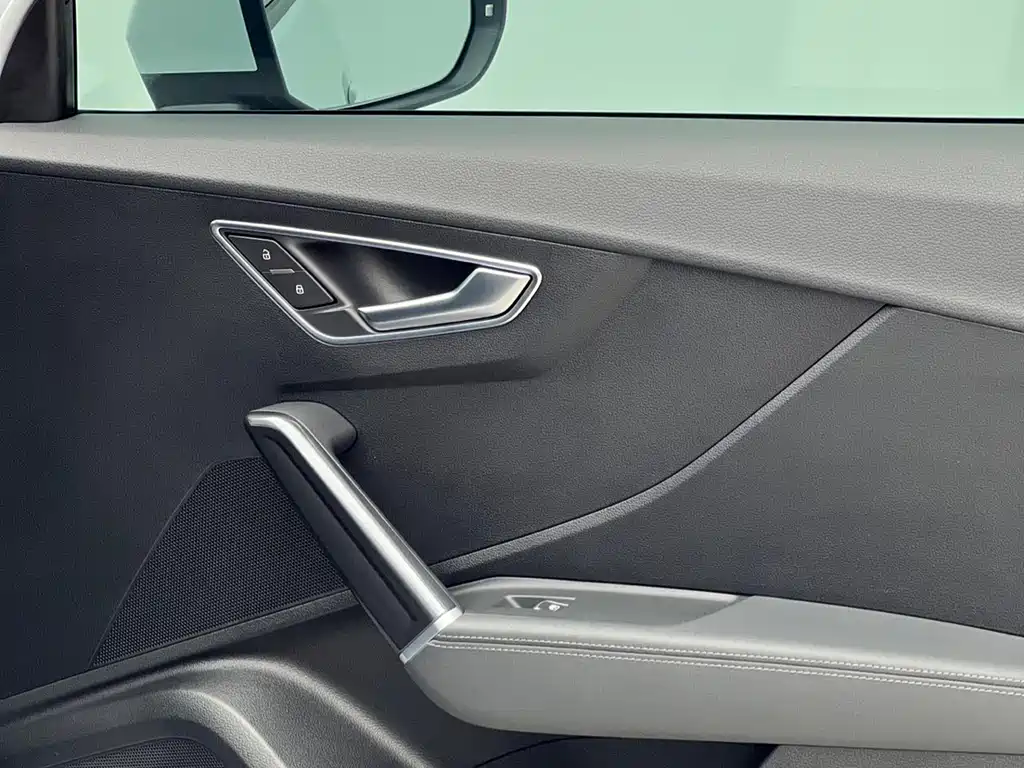 Audi Q2L 2023 — фото 15