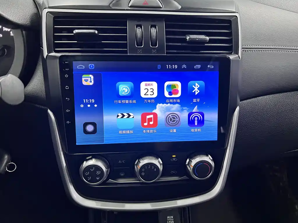 Nissan Tiida 2018 — фото 14
