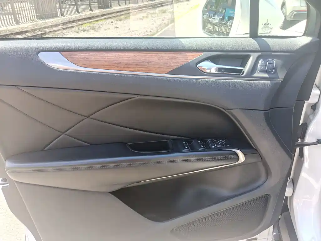 Lincoln MKC 2017 — фото 16