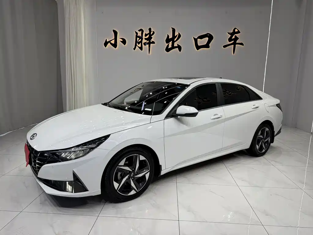 Hyundai Elantra 2023 — фото 1