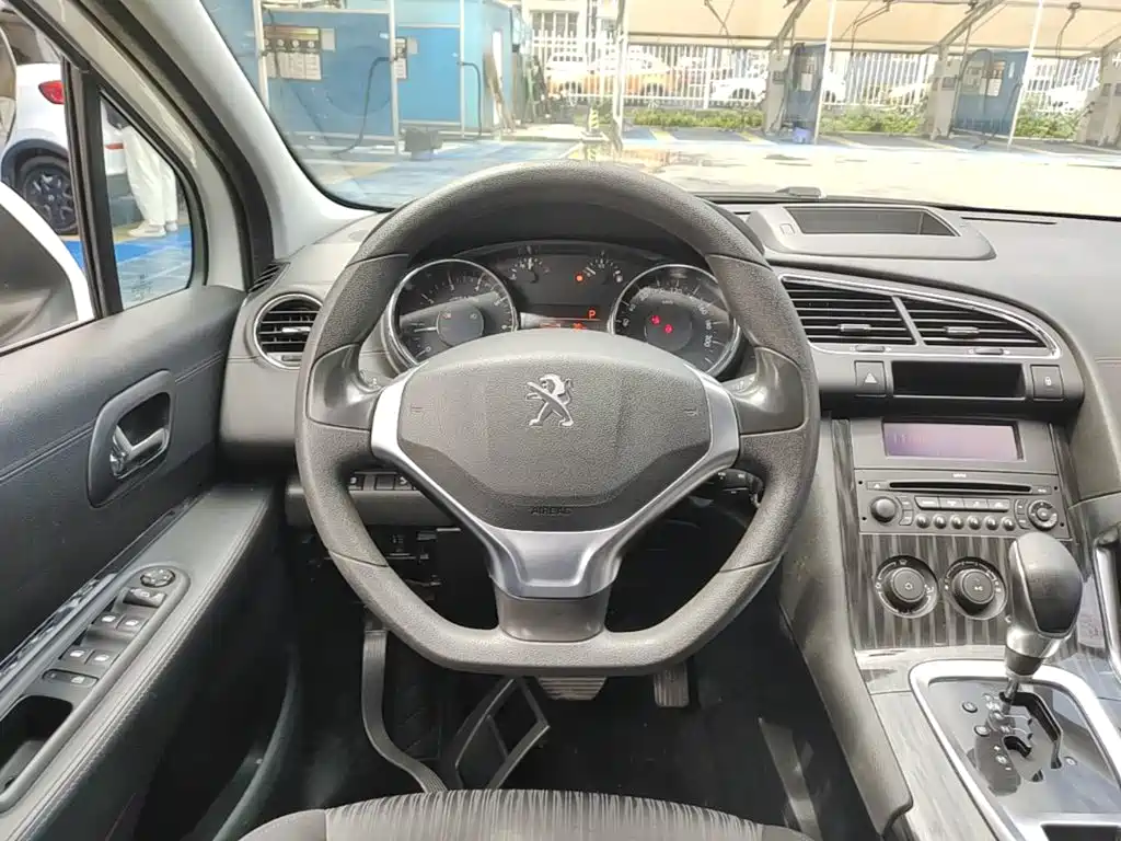 Peugeot 3008 2016 — фото 11
