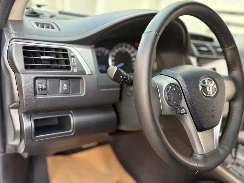 Toyota Camry 2016 — фото 11