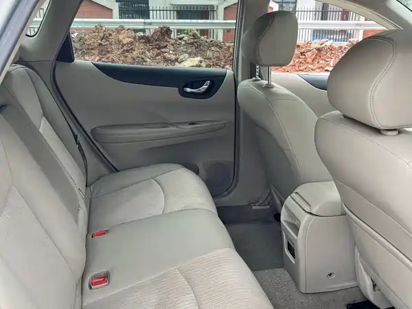 Nissan Tiida 2013