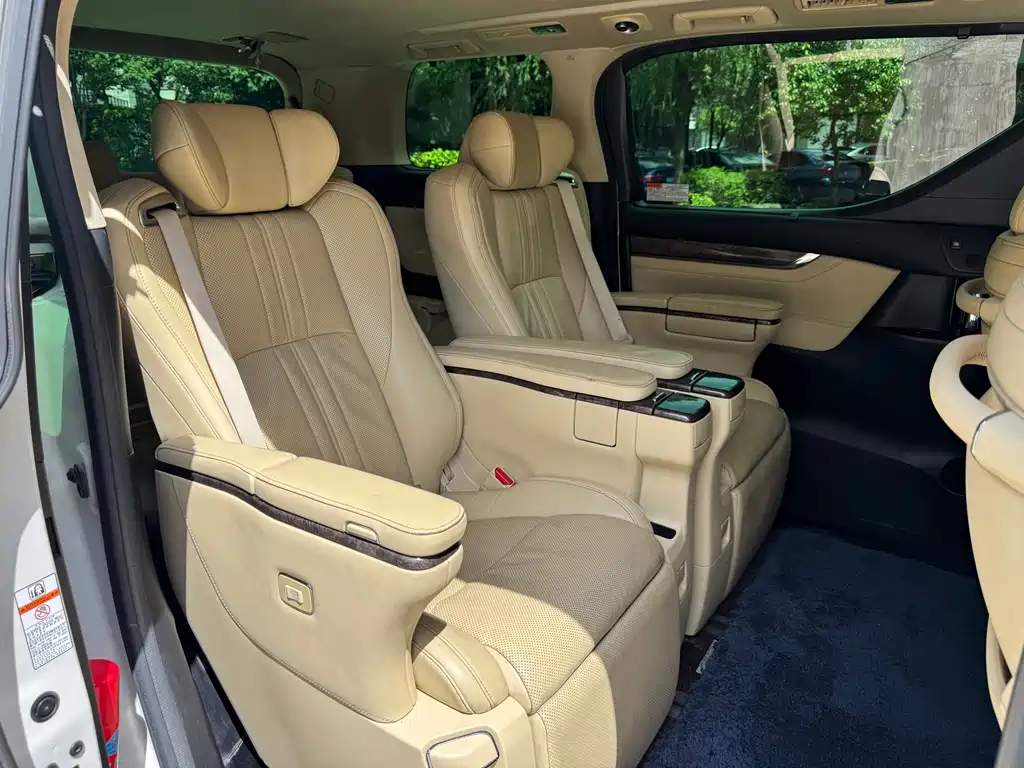 Toyota Vellfire 2021 — фото 14