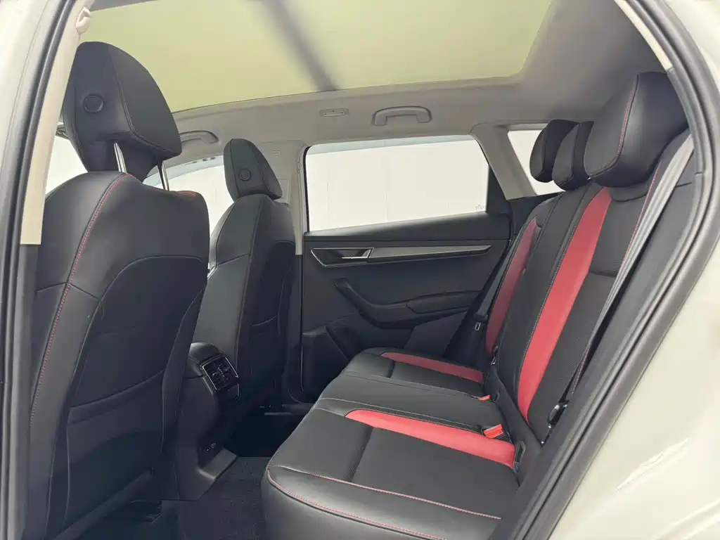 Skoda Karoq 2023 — фото 9