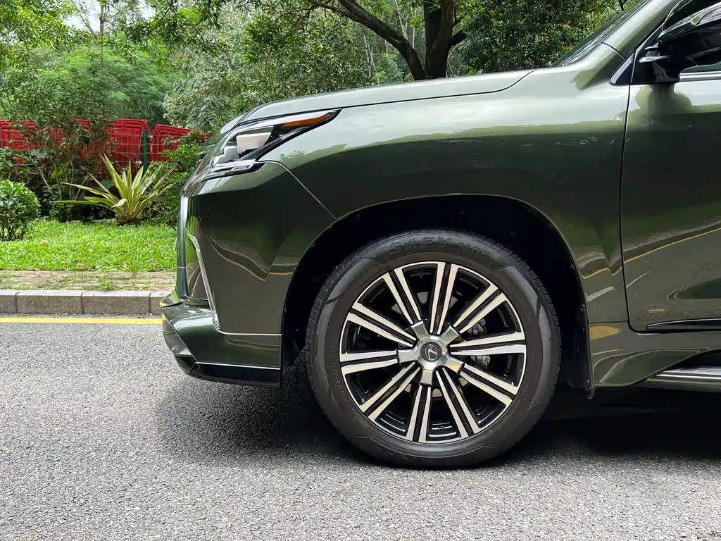 Lexus LX 2022 — фото 17
