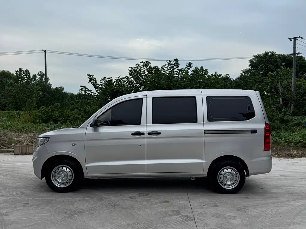 Wuling Hongguang V 2023