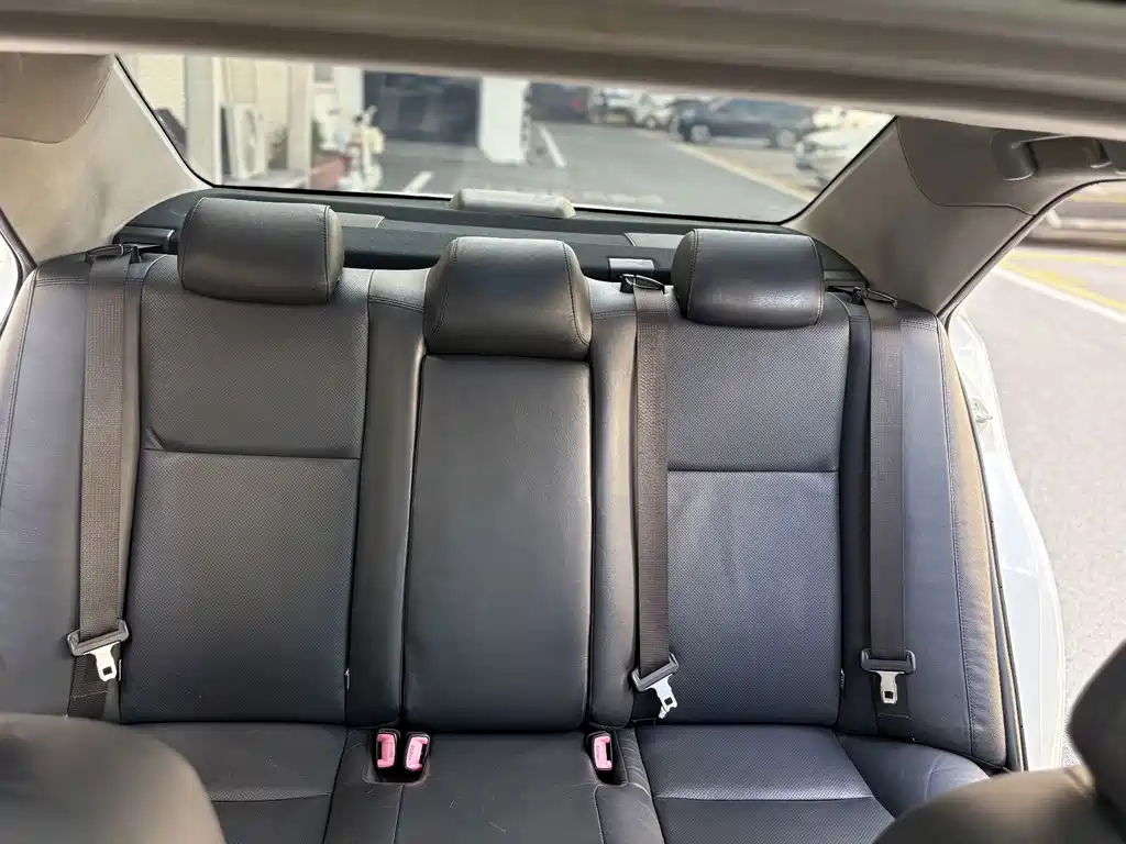 Toyota Camry 2016 — фото 16