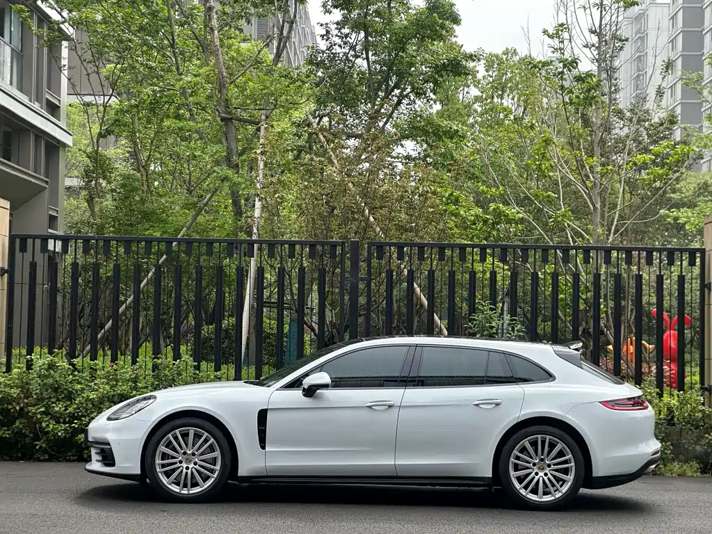 Porsche Panamera 2019 — фото 17