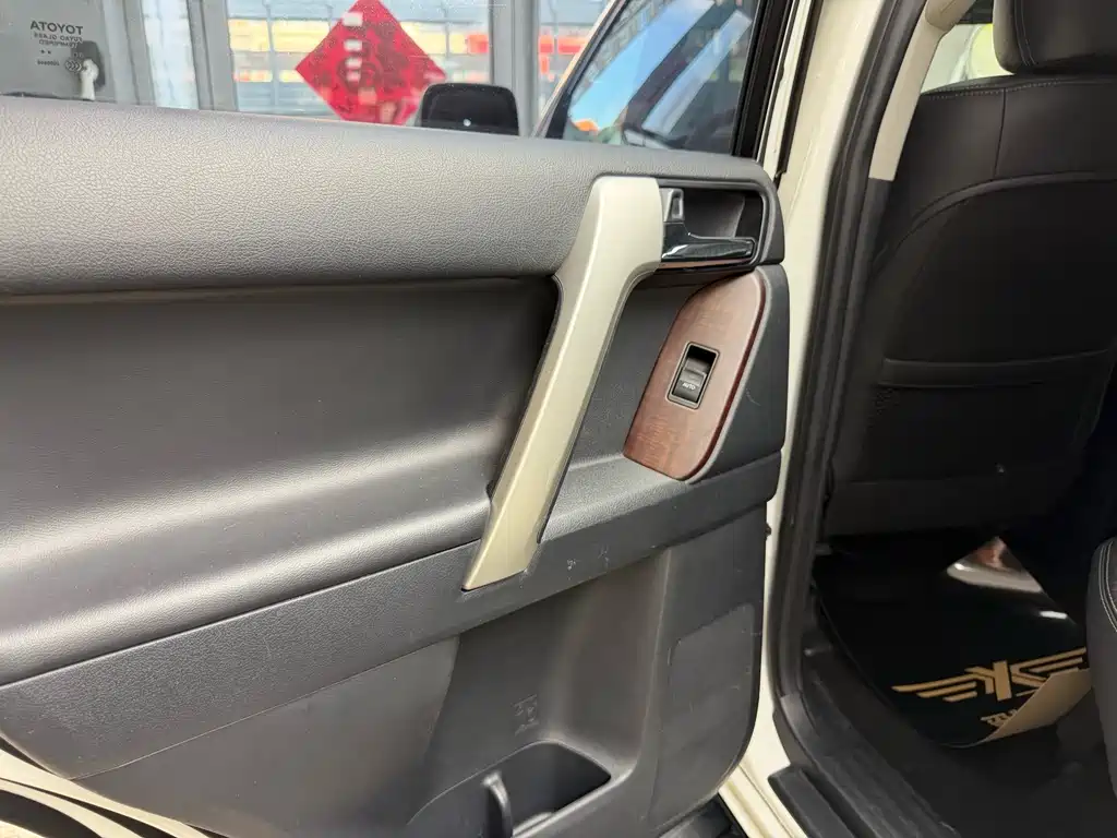 Toyota Prado 2014 — фото 17