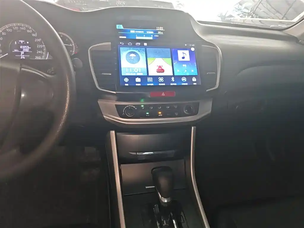 Honda Accord 2015 — фото 13
