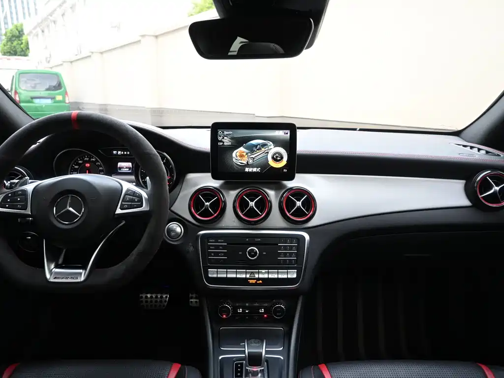 Mercedes-Benz CLA AMG 2017 — фото 10