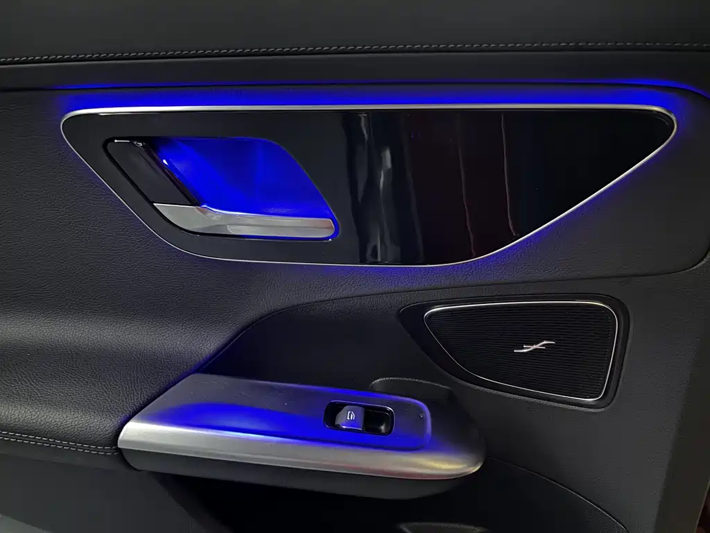 Mercedes-Benz C-Class 2022 — фото 14