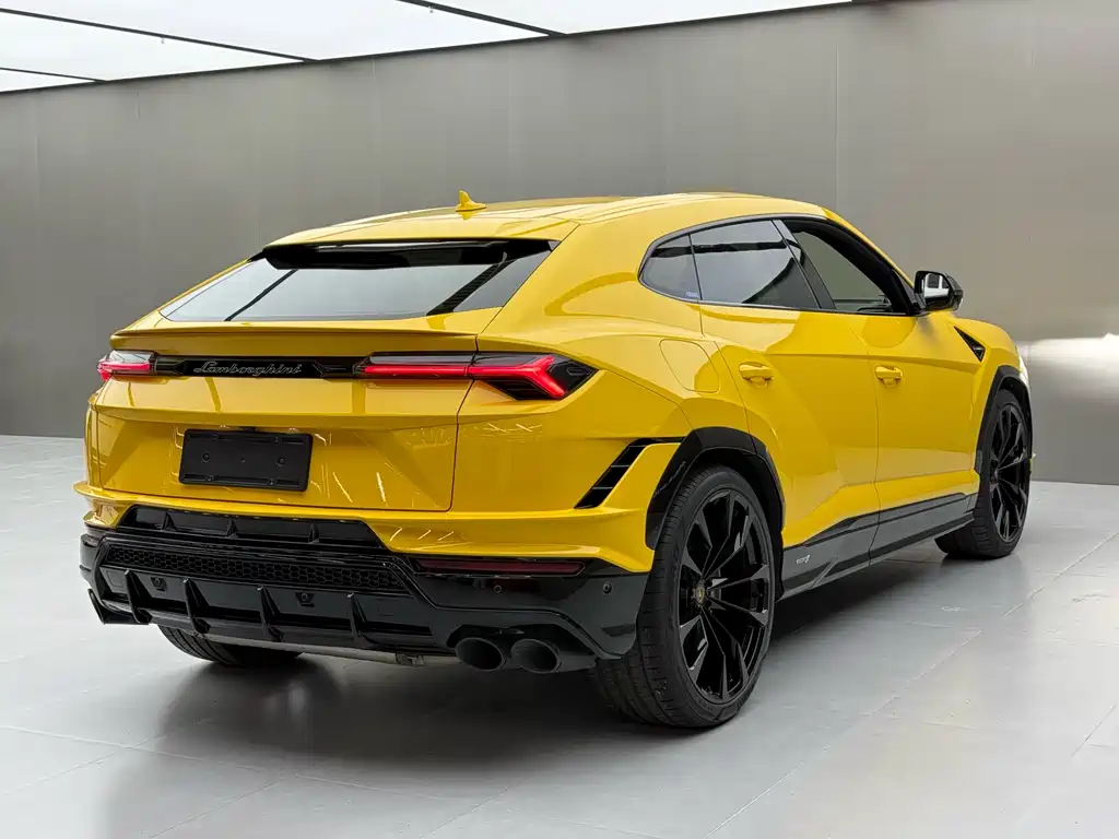 Lamborghini Urus 2023 — фото 6