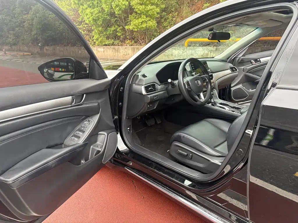 Honda Accord 2019 — фото 15