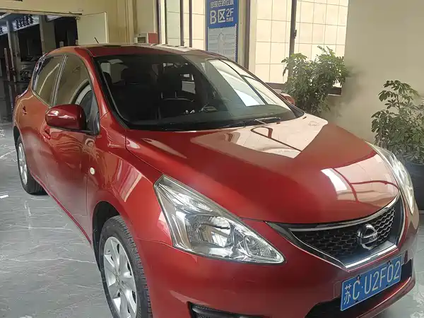 Nissan Tiida 2015