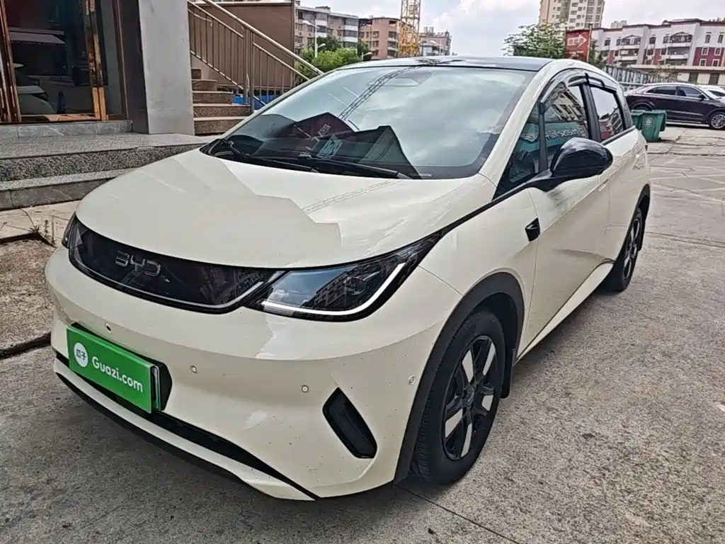 BYD Dolphin 2025 — фото 1