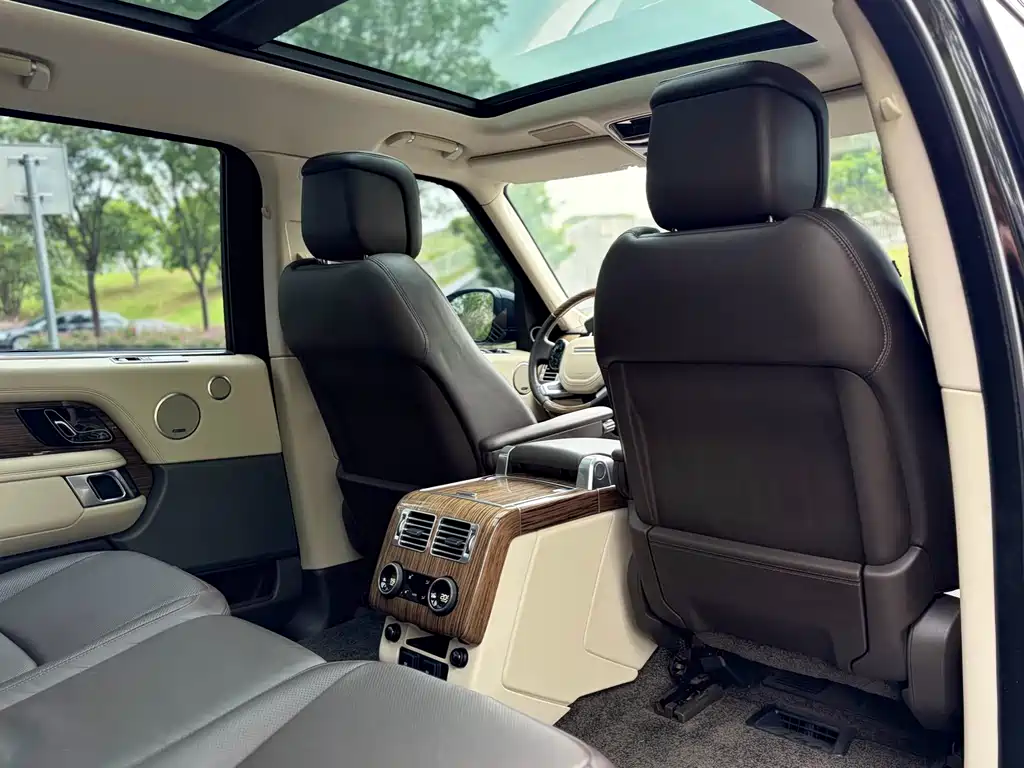 Land Rover Range Rover 2022 — фото 17
