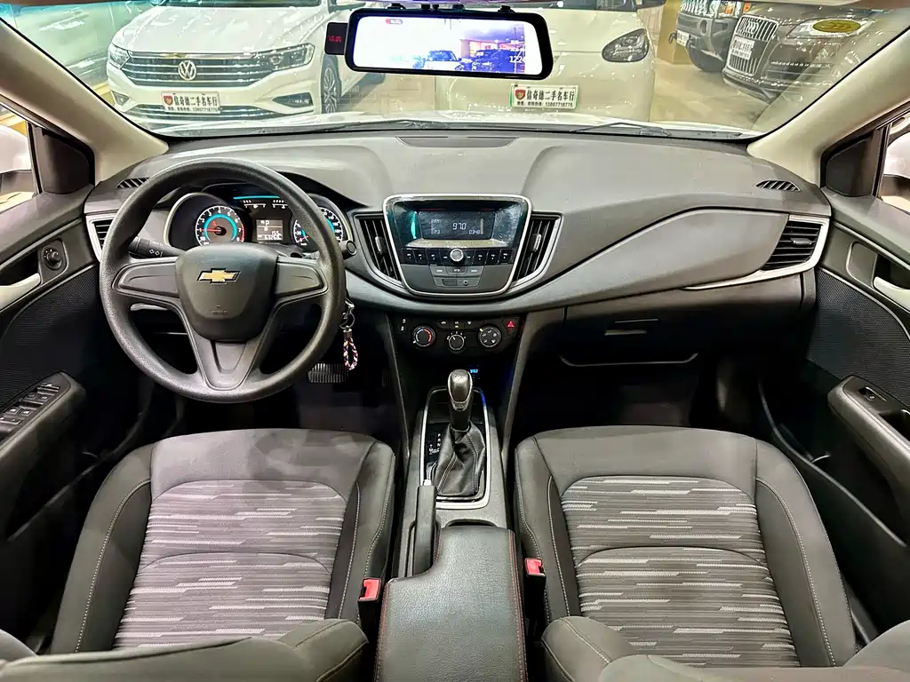 Chevrolet Cavalier 2018 — фото 12