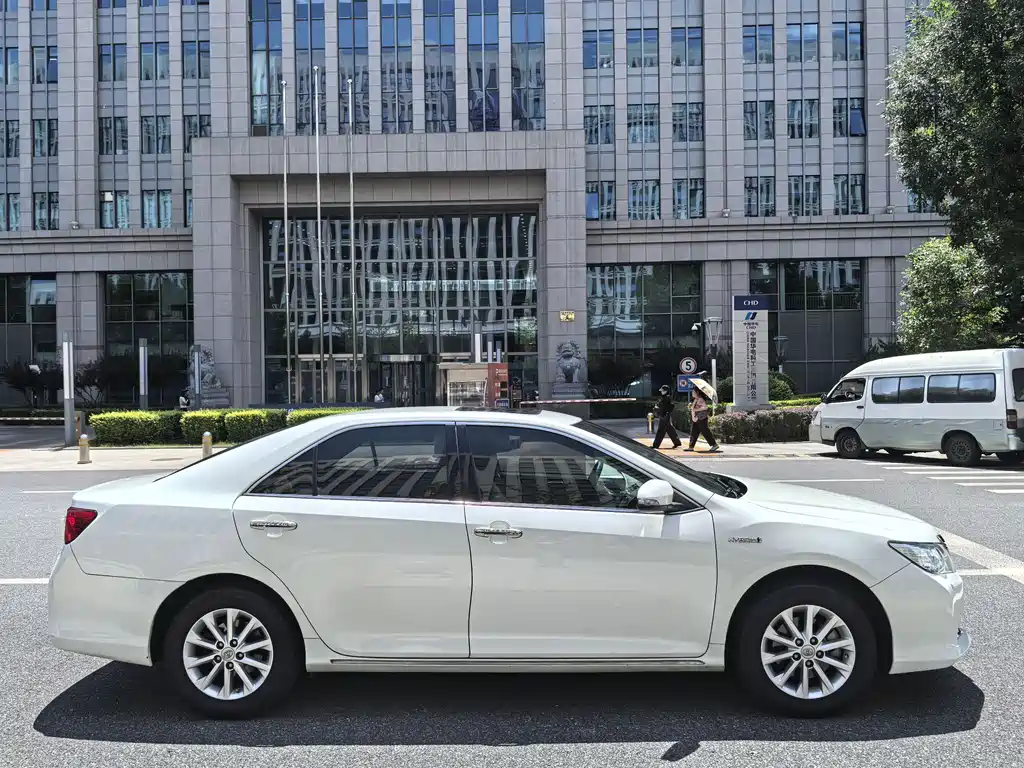 Toyota Camry 2012 — фото 6