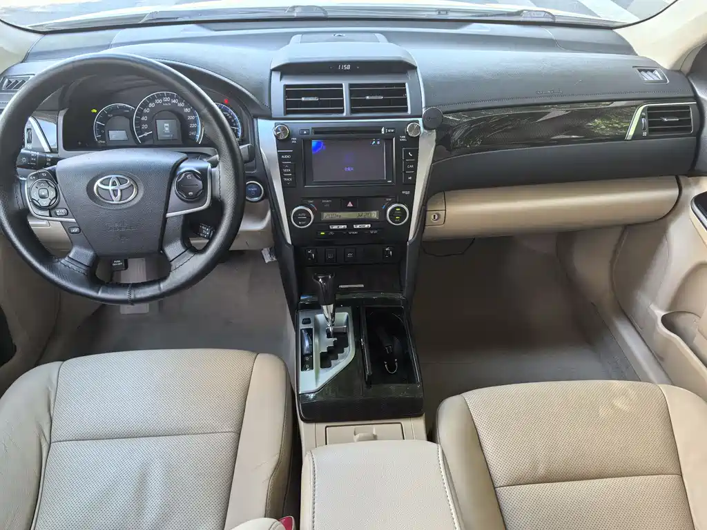 Toyota Camry 2012 — фото 15
