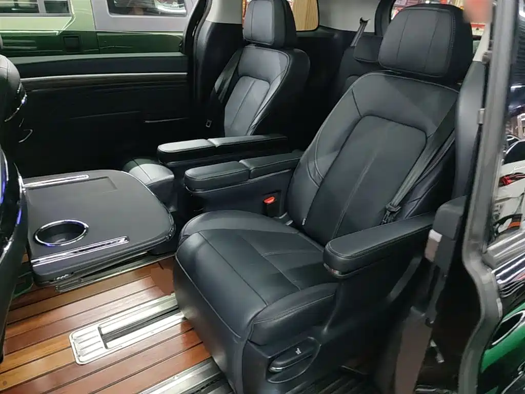 GAC Motor Trumpchi M8 2022 — фото 17
