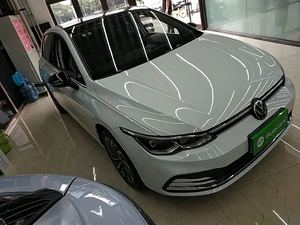 Volkswagen Golf 2024