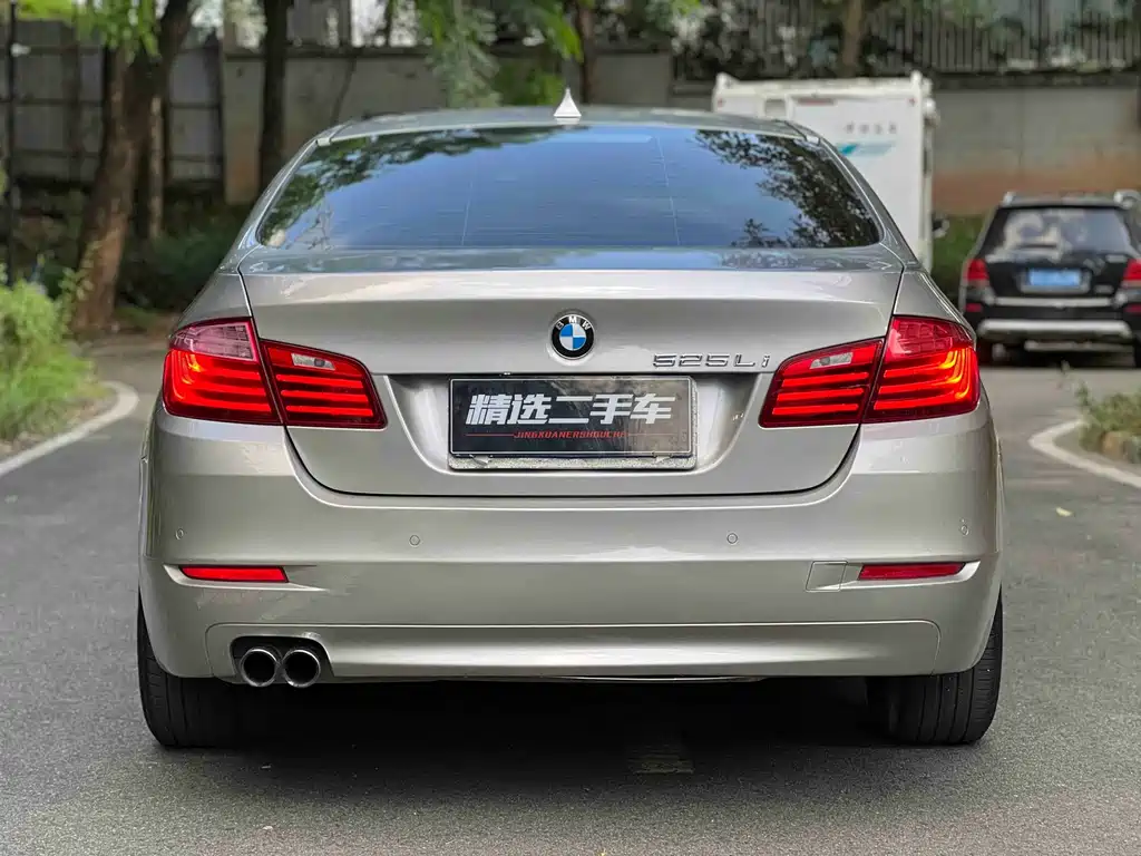 BMW 5 Series 2016 — фото 17