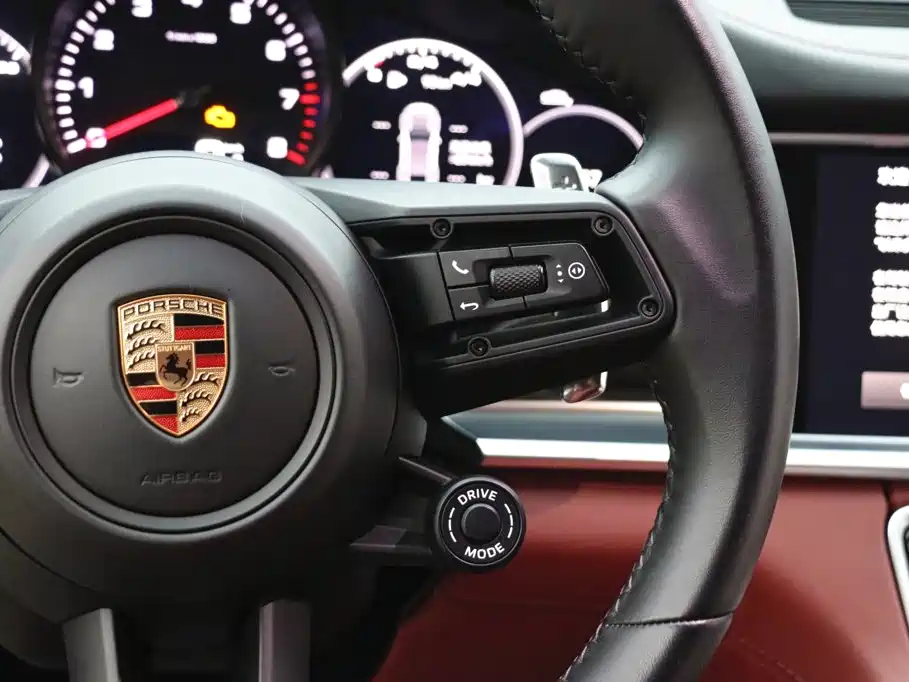 Porsche Panamera 2023 — фото 18