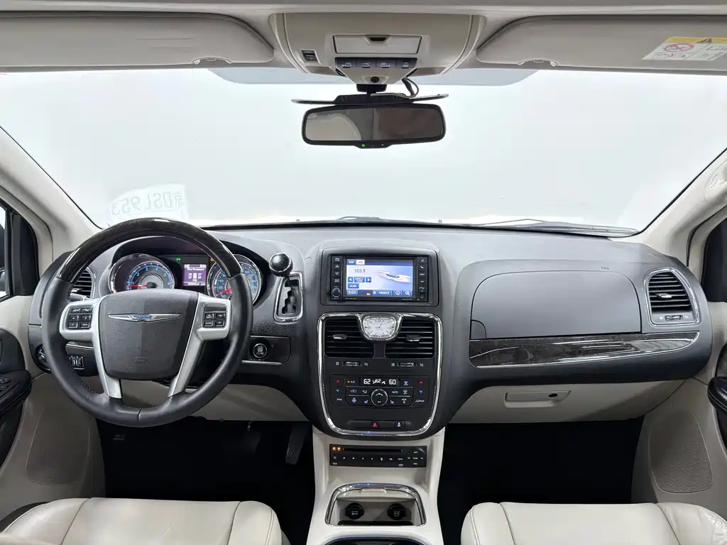 Chrysler Grand Voyager 2013 — фото 13