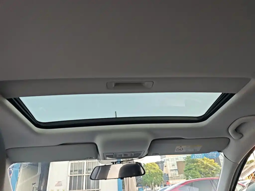 Skoda Rapid Spaceback 2019 — фото 18