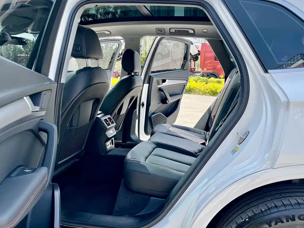 Audi Q5L 2019 — фото 18