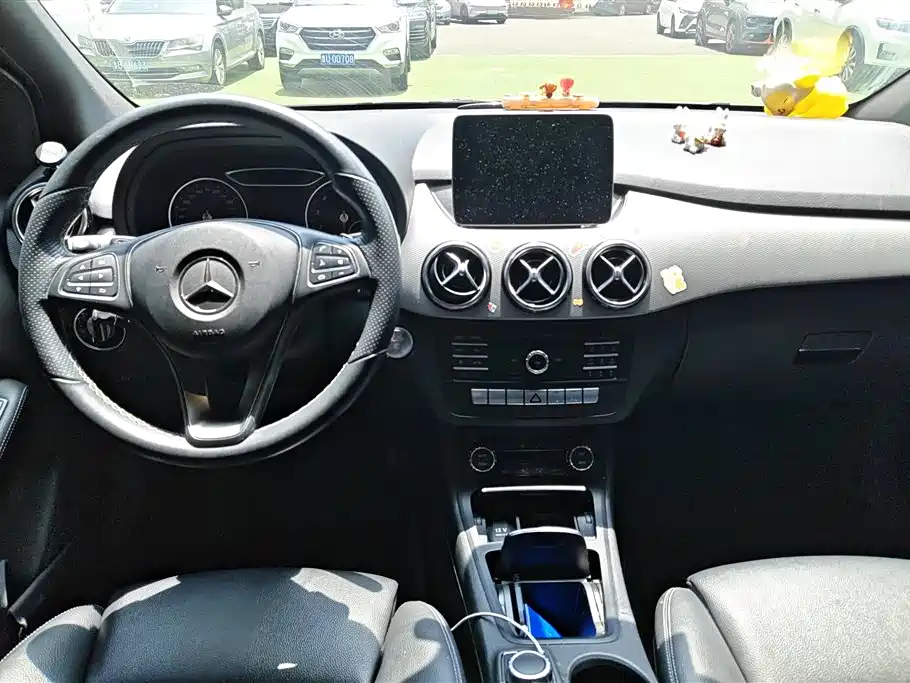 Mercedes-Benz B-Class 2017 — фото 12