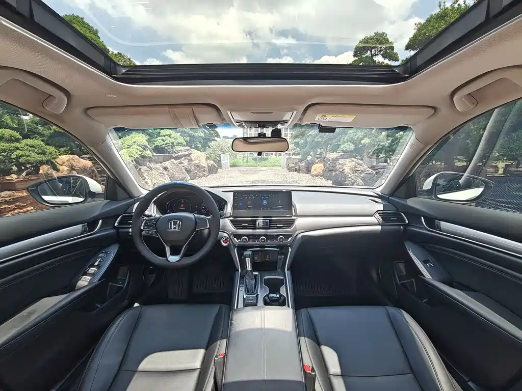 Honda Accord 2022 — фото 13