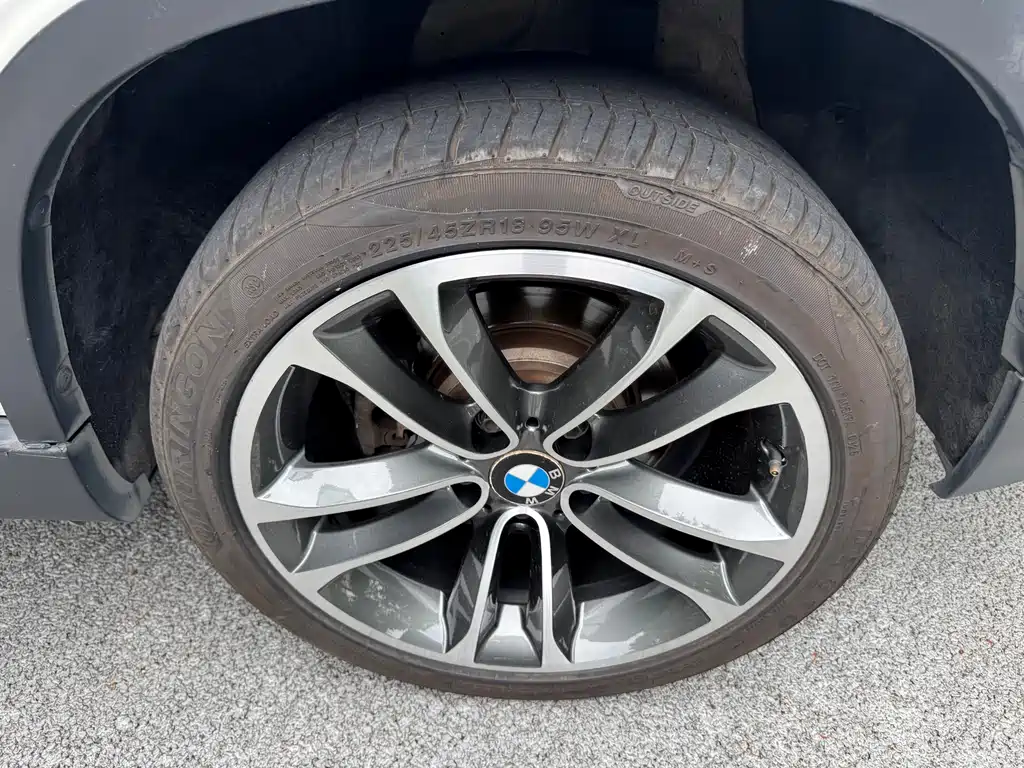 BMW X1 2015 — фото 18
