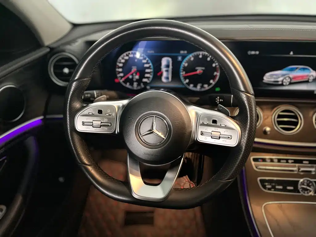 Mercedes-Benz E-Class 2019 — фото 14