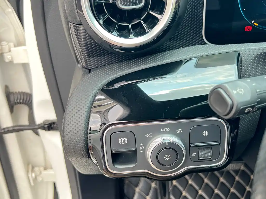 Mercedes-Benz A-Class 2019 — фото 24