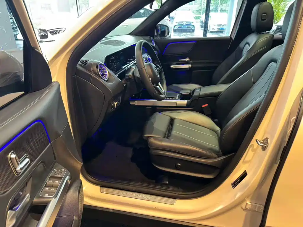 Mercedes-Benz GLB 2023