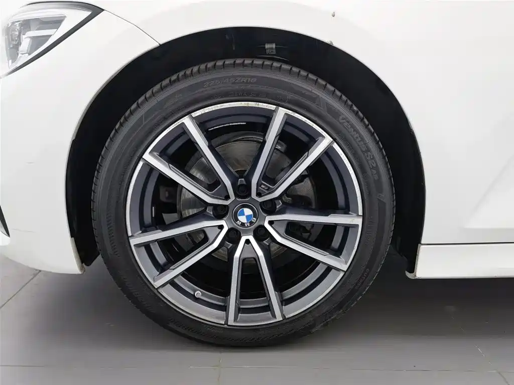 BMW 3 Series 2022 — фото 17