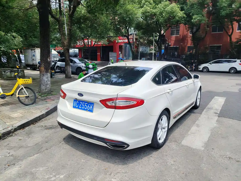 Ford Mondeo 2013 — фото 11