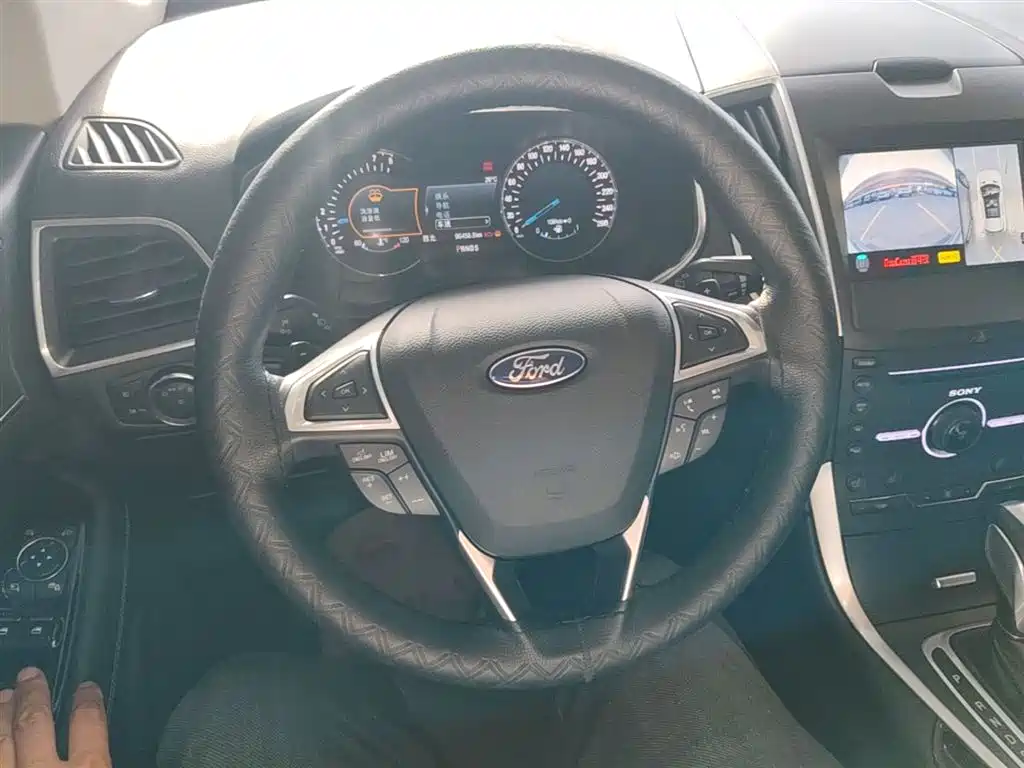 Ford Edge 2016 — фото 11