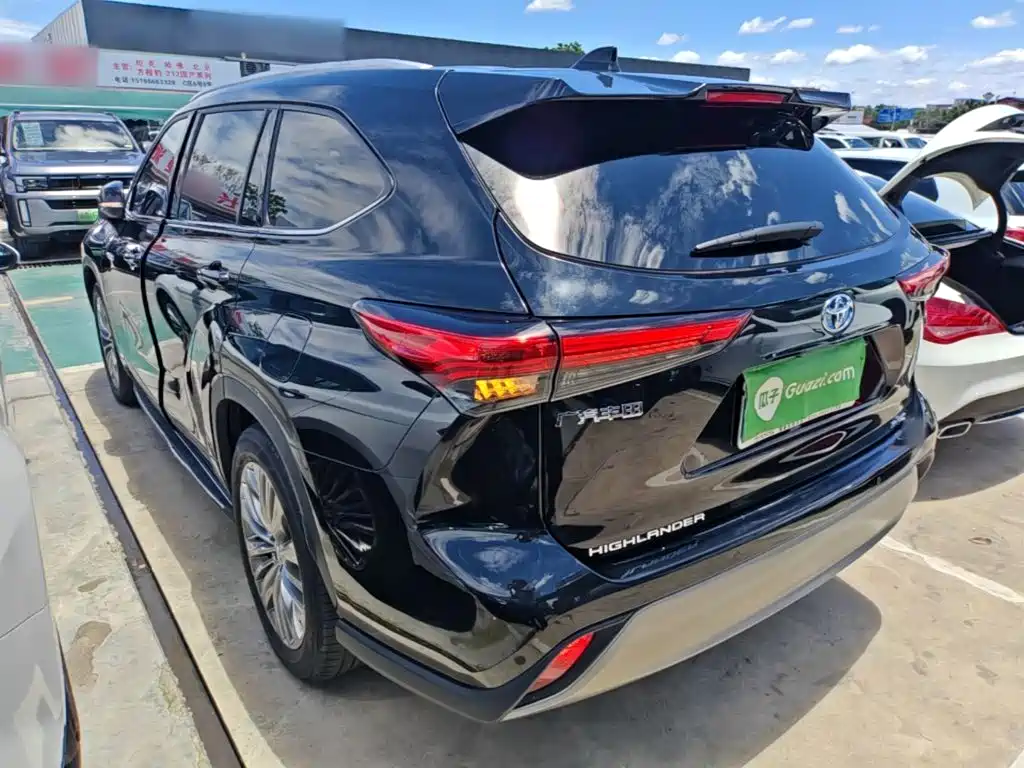 Toyota Highlander 2021