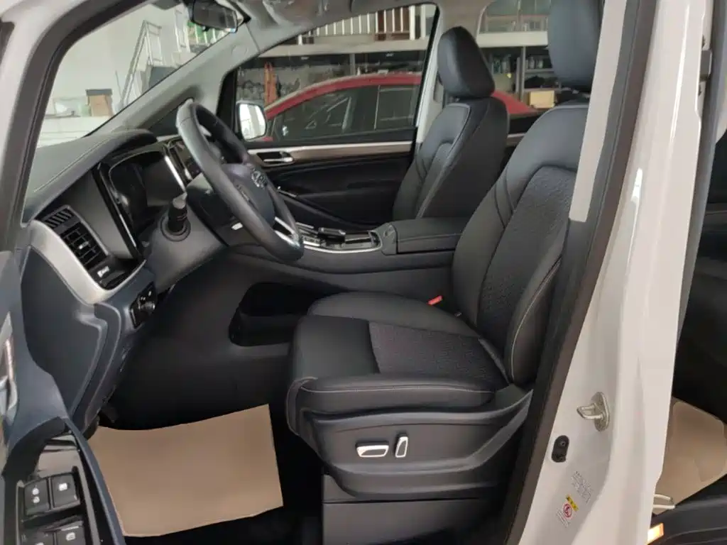 GAC Motor Trumpchi M8 2023 — фото 11