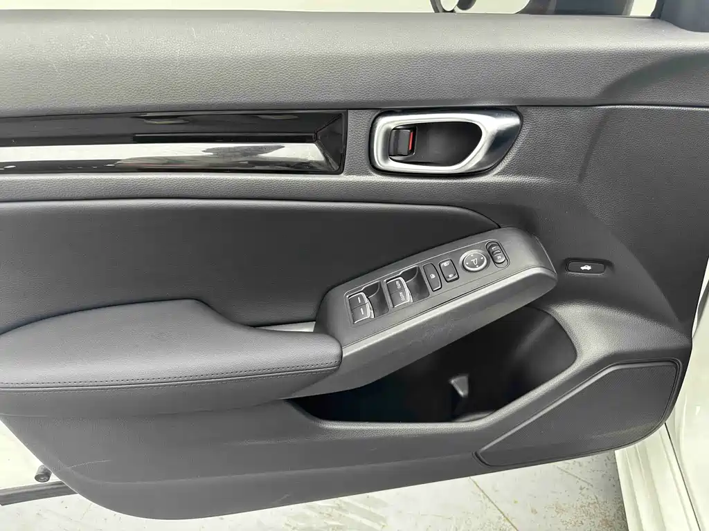 Honda Civic 2022 — фото 10