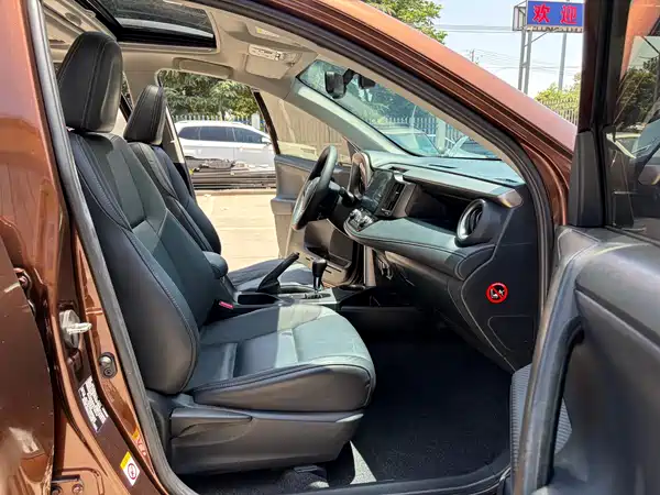 Toyota RAV4 2015