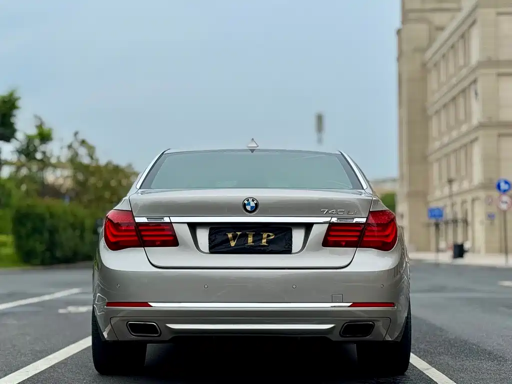 BMW 7 Series 2015 — фото 8